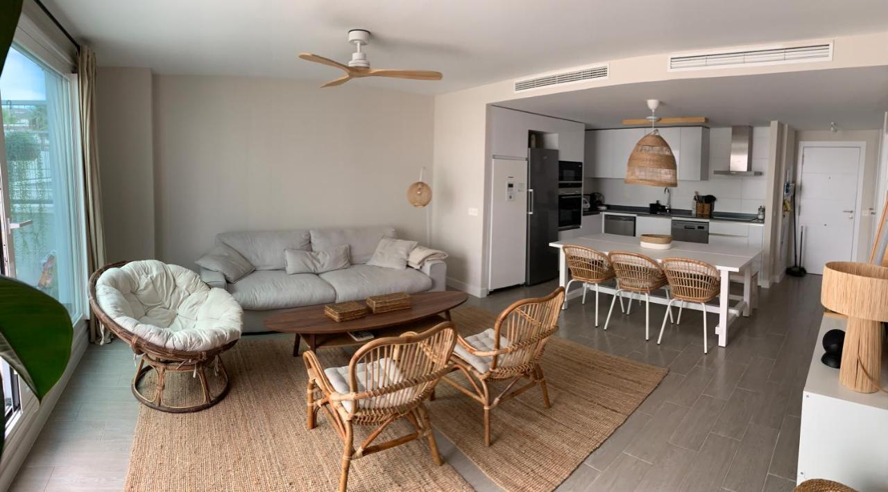 Espectacular Apartamento En Primera Linea De Playa Torrox Exterior photo